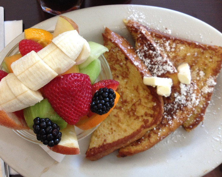 Best Dessert Places In San Francisco
 French Toast and a Cup of Fresh Fruit from Hollywood Cafe