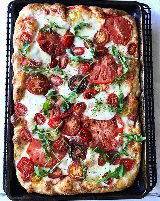 Big Tomato Pizza
 Fresh Tomato Pizza recipe