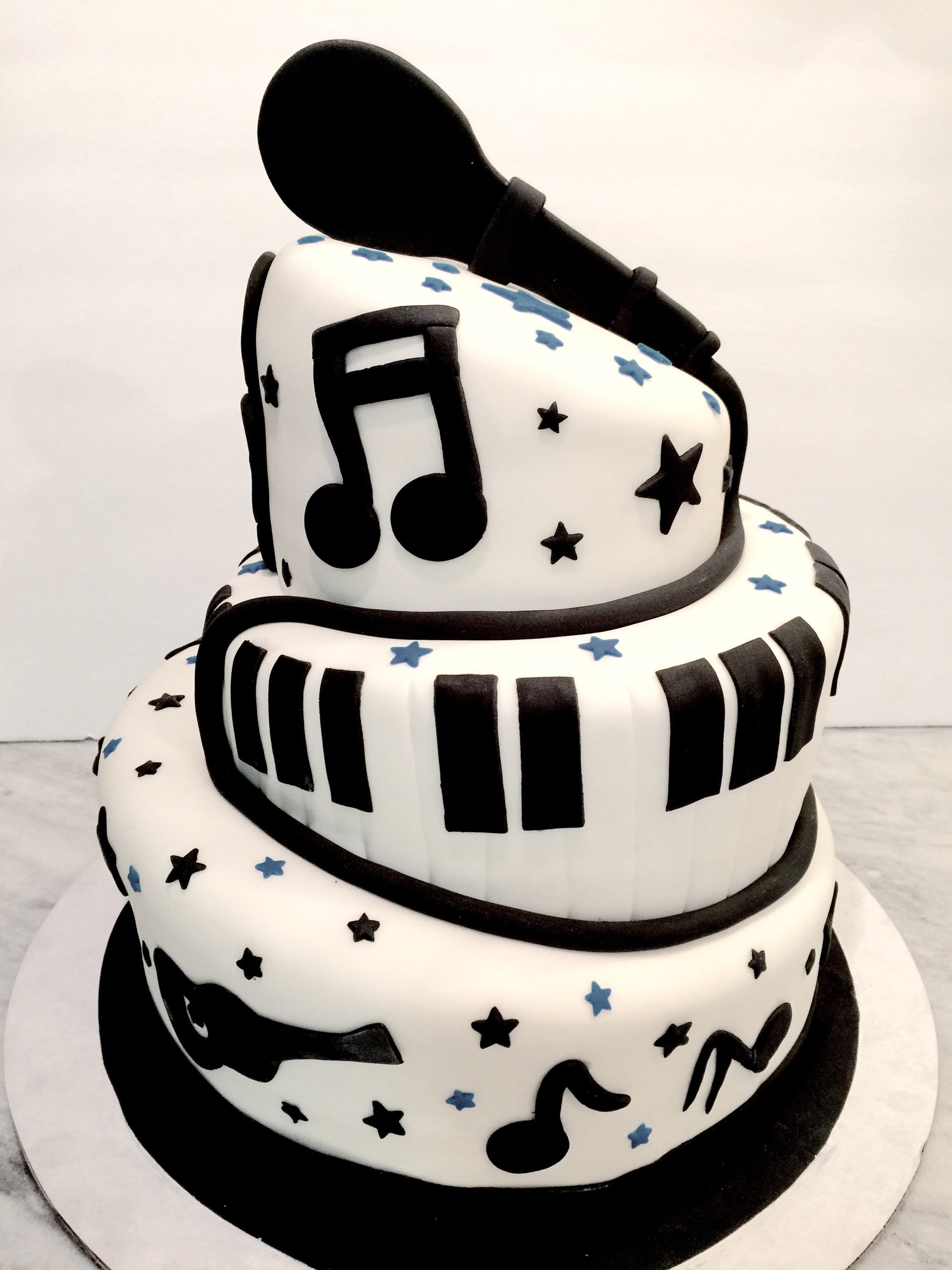 Birthday Cake Song
 Music Cake – Dani Cakes Savannah