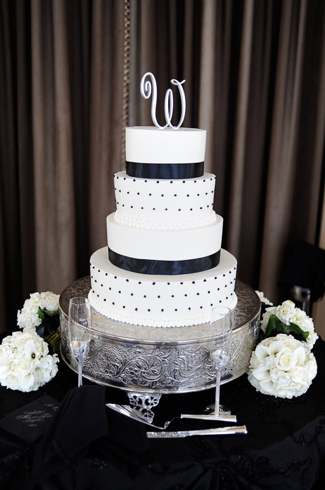 Black And White Cake
 25 Black And White Wedding Ideas For You