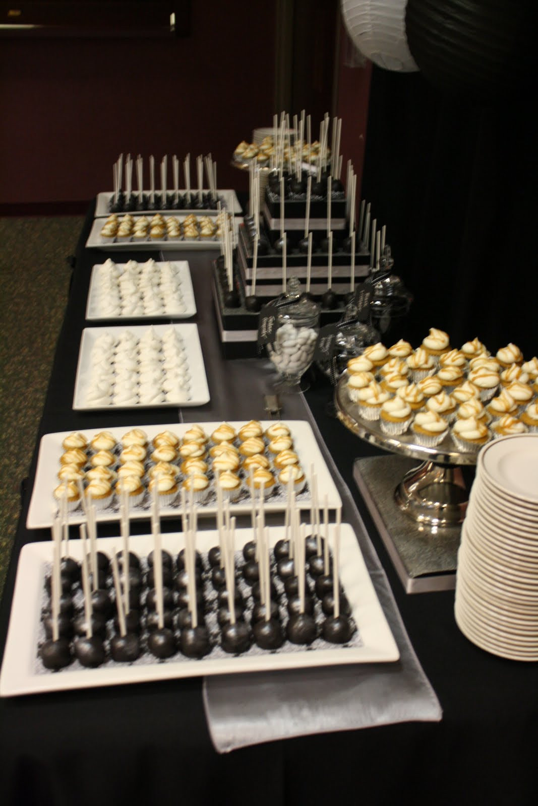 Black And White Desserts
 Black And White Dessert Bar