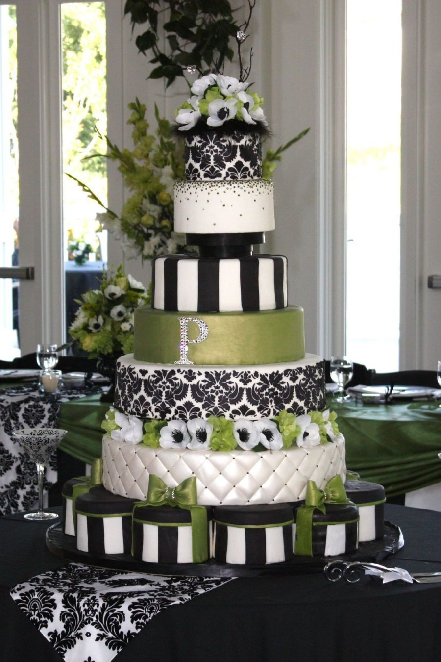 Black And White Wedding Cakes
 Green Black And White Damask Wedding Cake CakeCentral