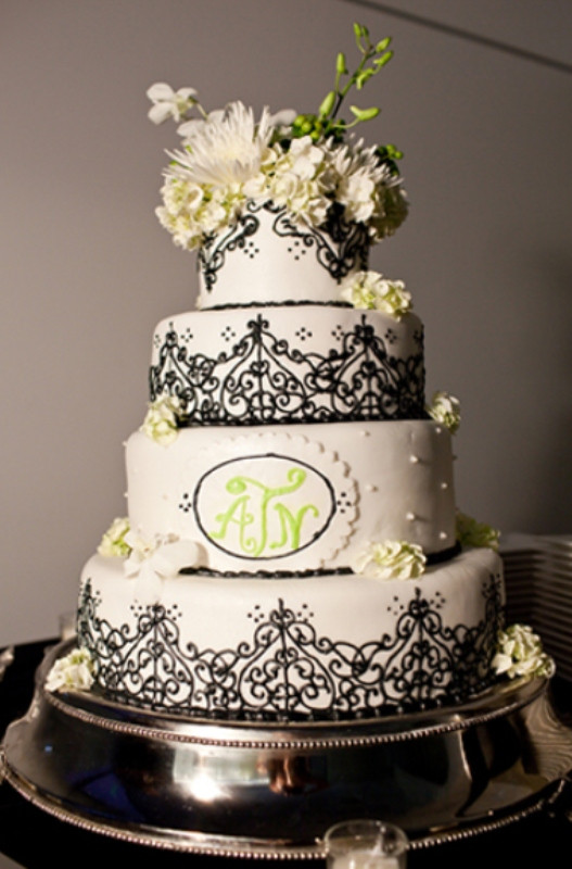 Black And White Wedding Cakes
 42 Gorgeous Black And White Wedding Cakes Weddingomania