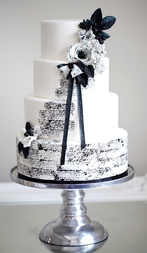 Black And White Wedding Cakes
 ELEGANT BLACK AND WHITE WEDDING IDEAS