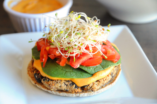 Black Bean Quinoa Burger
 Vegan Bean Quinoa Burger