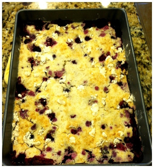 Blackberry Cobbler With Cake Mix
 Easy Berry Cobbler