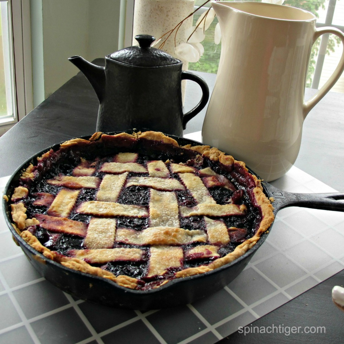 Blackberry Cobbler With Pie Crust
 How to Make Blackberry Cobbler with Pie Crust in a Cast