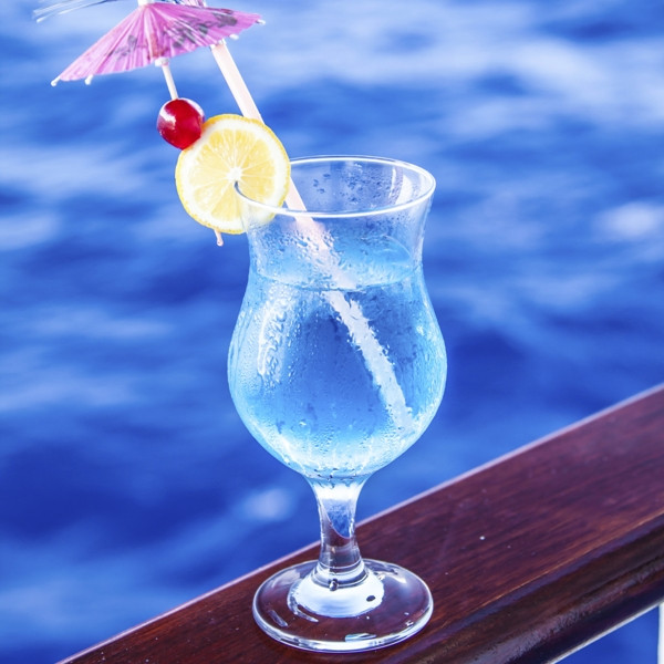 Blue Curacao Rum Drinks
 15 Mind blowing Delicious Drinks Made With Blue Curacao