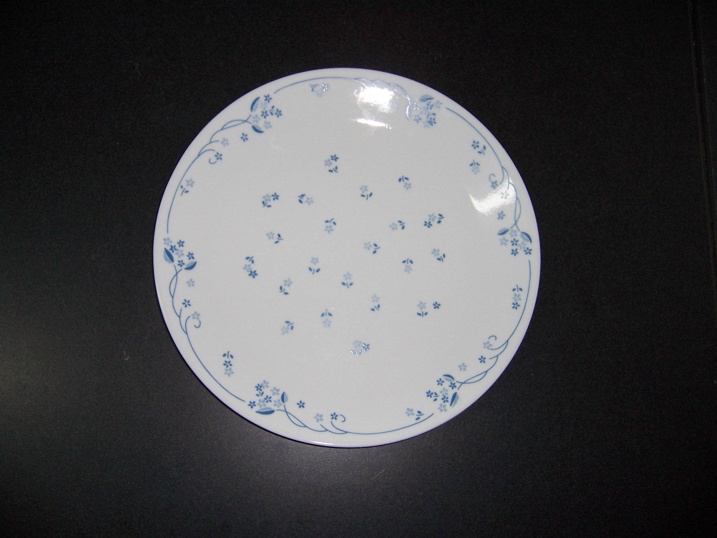 Blue Dinner Plates
 Triple A Resale Corelle Provincial Blue Dinner Plate