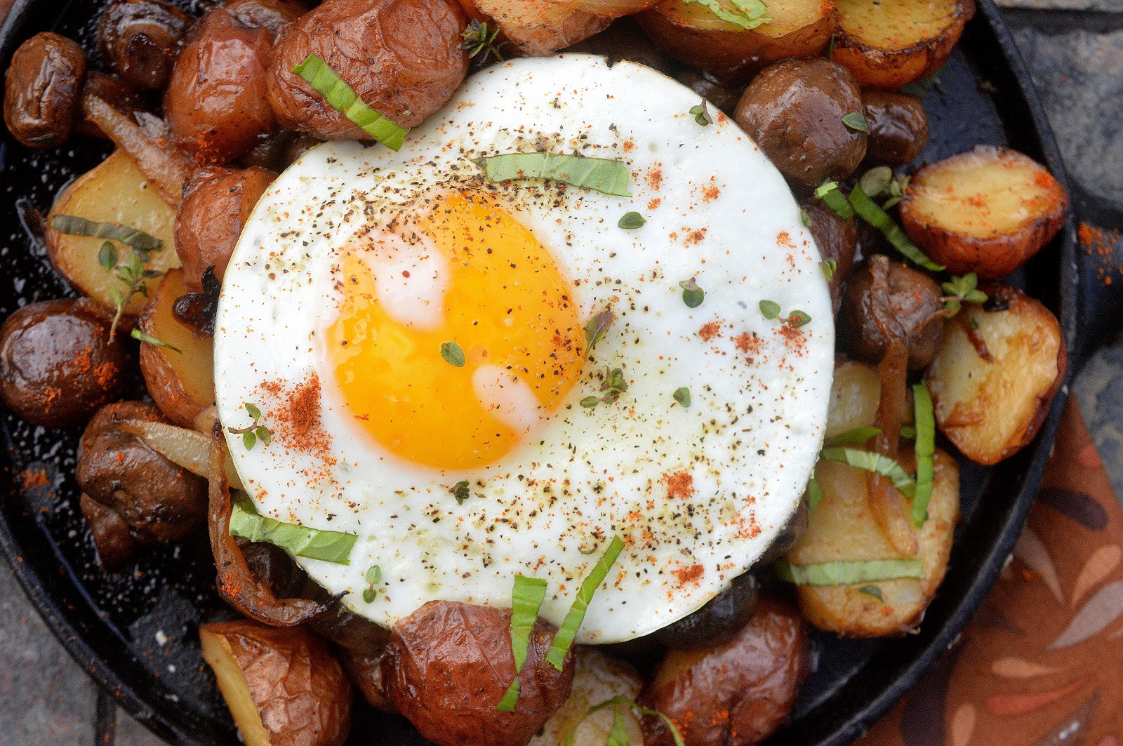 Breakfast Potatoes And Onions
 Potato ion Mushroom and Egg Breakfast Hash