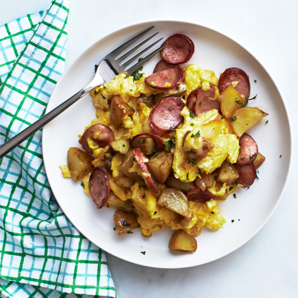 Breakfast Potatoes And Onions
 Kielbasa Potato and ion Scramble Recipe