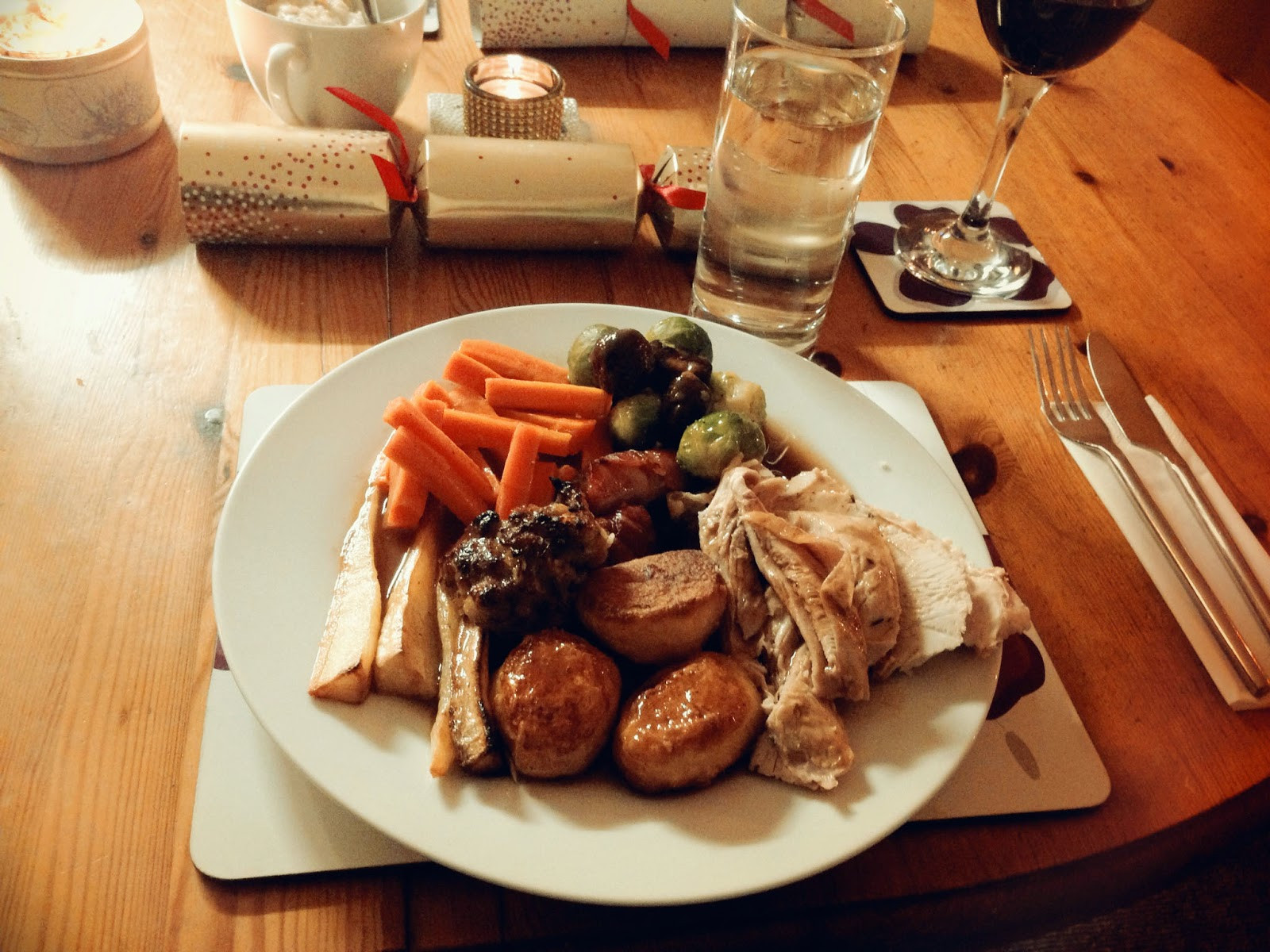 British Christmas Dinner
 Julie Pennell A Traditional Christmas Dinner England