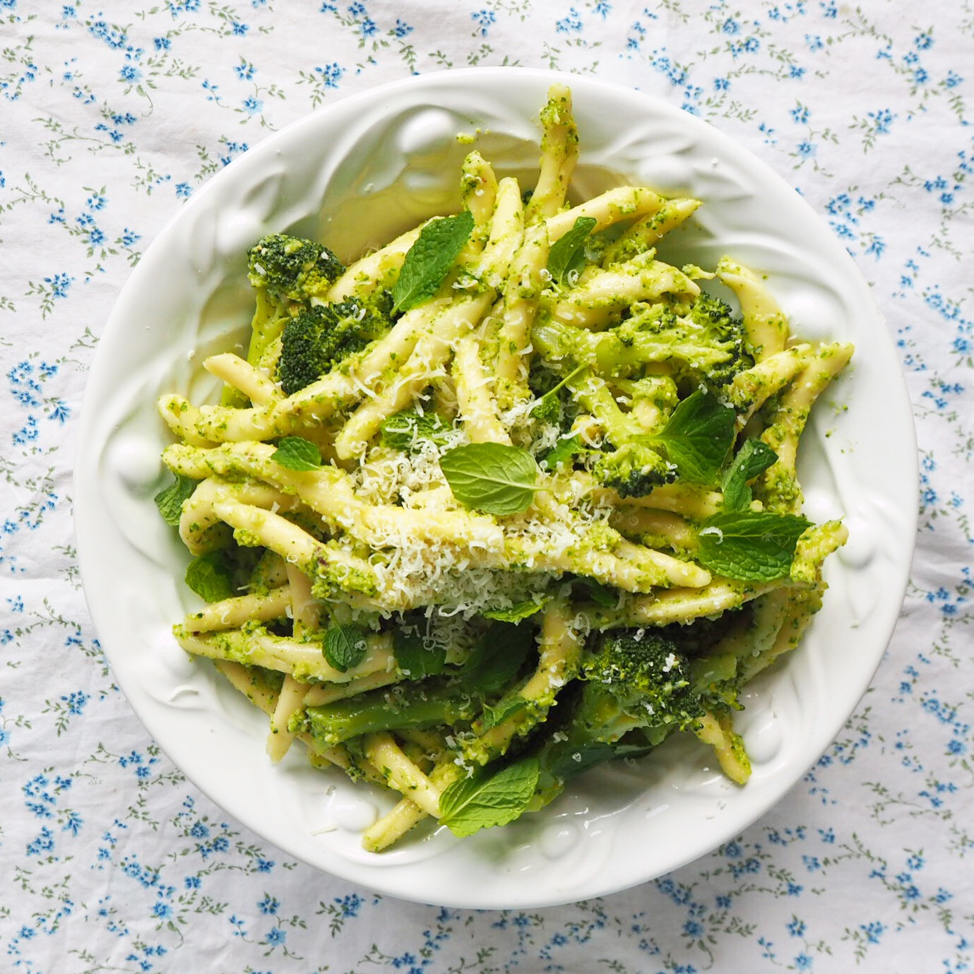 Broccoli Pesto Pasta
 pasta with broccoli pesto