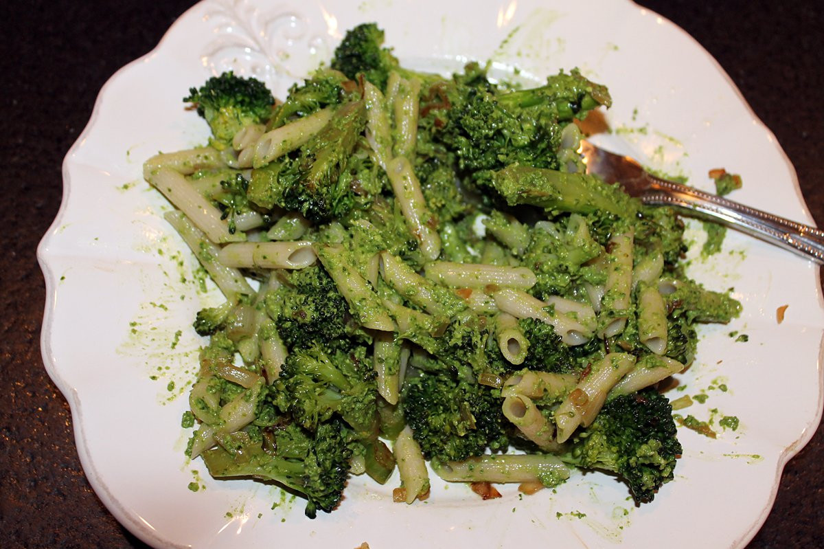 Broccoli Pesto Pasta
 broccoli pesto pasta