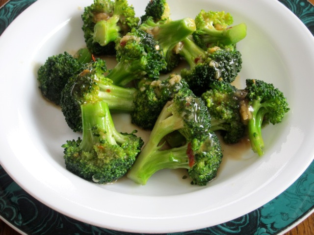 Broccoli With Garlic Sauce
 Spicy Broccoli with Garlic Sauce