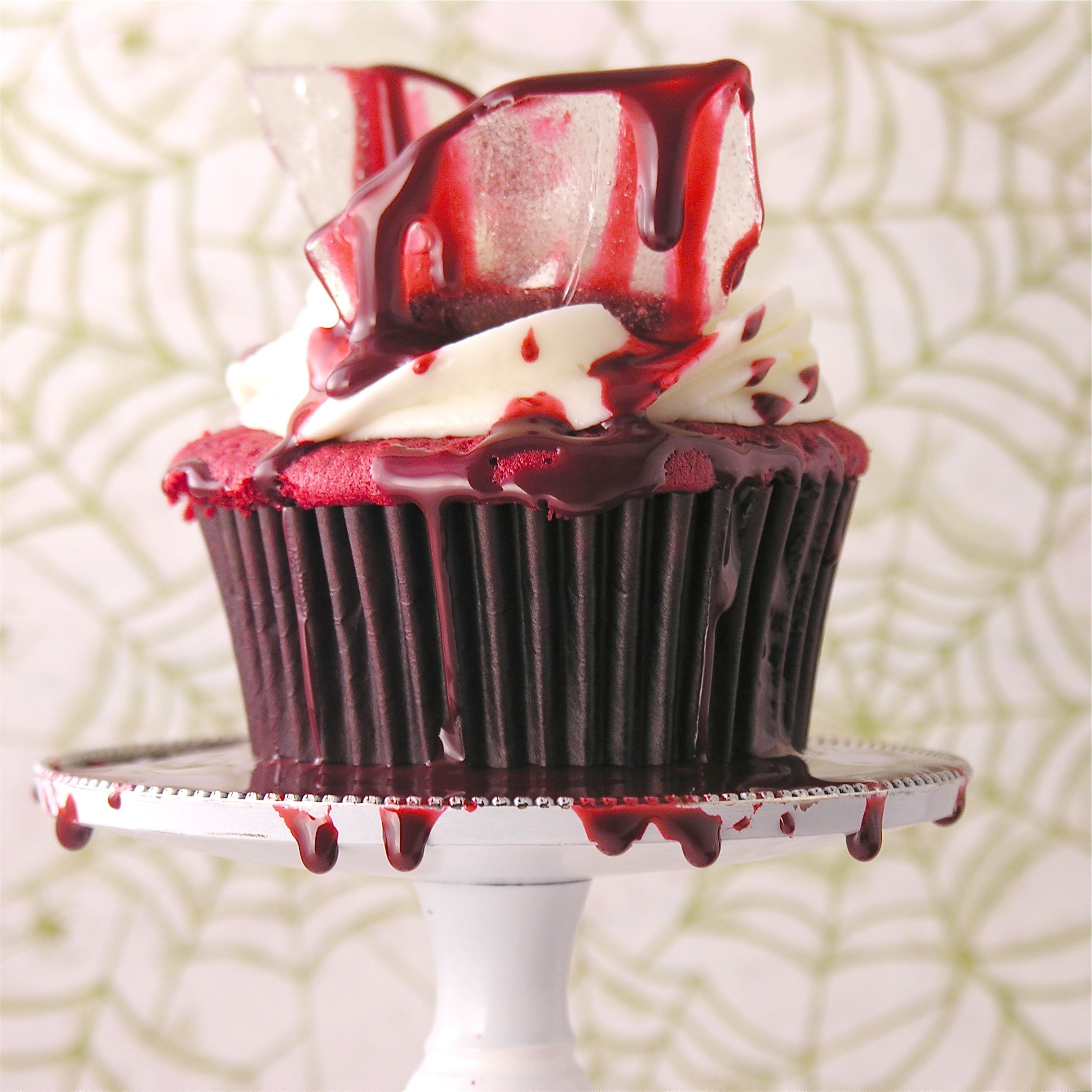 Broken Glass Cupcakes
 Creepy Broken Glass Cupcakes Halloween