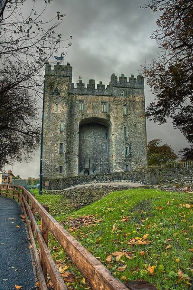 Bunratty Castle Dinner
 20 Amazing Castles In The World Viral Planet