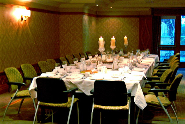 Bunratty Castle Dinner
 Bunratty Castle Hotel Table Setting © Joseph