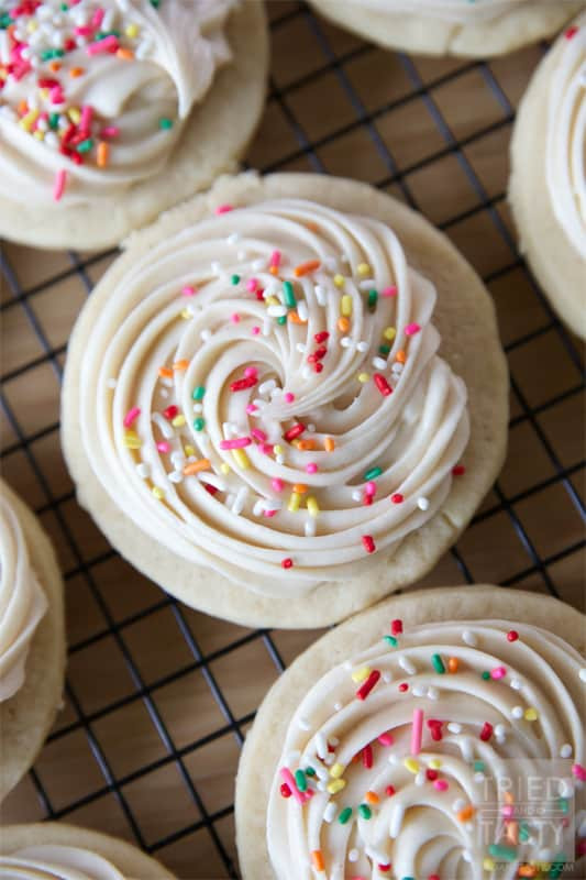 Buttercream Frosting For Cookies
 Sugar Cookies with Buttercream Vanilla Frosting