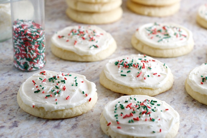 Buttercream Frosting For Cookies
 Giant Soft Sugar Cookies with Buttercream Frosting