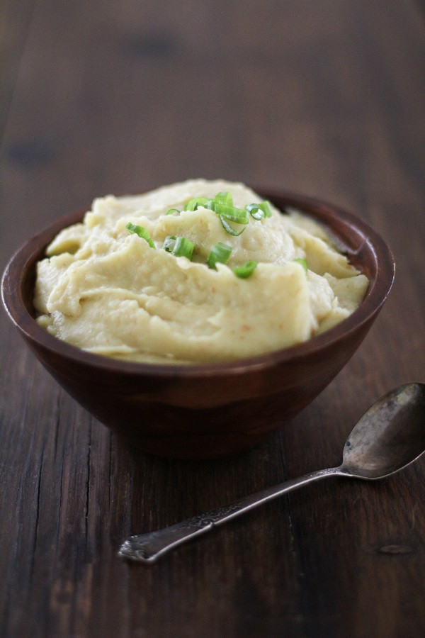 Buttermilk Mashed Potatoes
 Roasted Garlic Buttermilk Mashed Potatoes