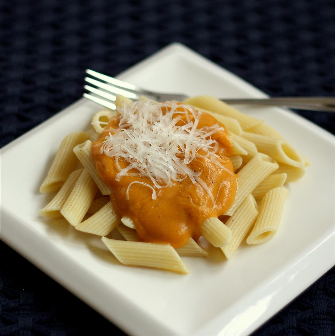 Butternut Squash Sauce
 Pasta with Roasted Garlic and Butternut Squash Cream Sauce