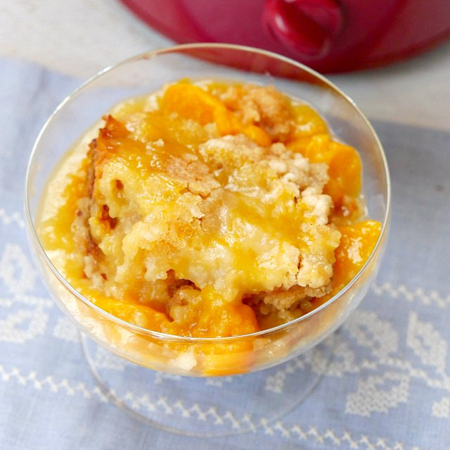 Cake Mix Peach Cobbler
 Easy 3 Ingre nt Crock Pot Peach Cobbler with Cake Mix