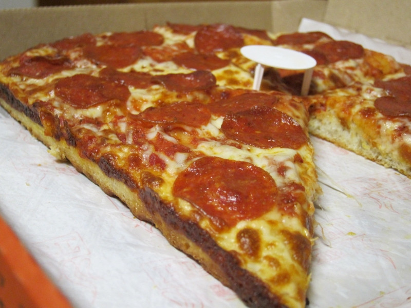 Calories In Little Caesars Pepperoni Pizza
 Review Little Caesars Pepperoni Deep Dish Pizza