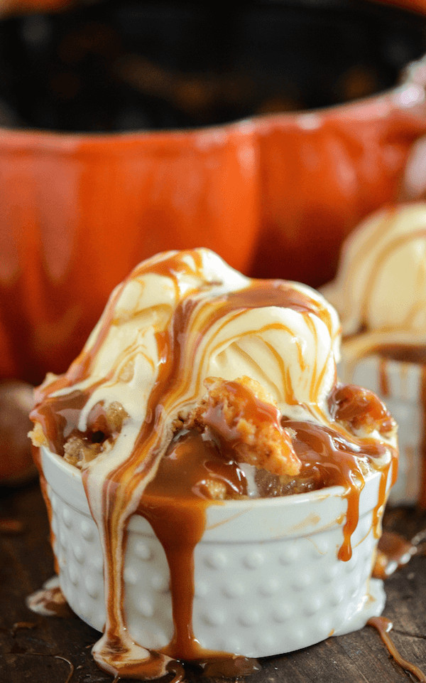 Caramel Apple Dump Cake
 Caramel Apple Dump Cake