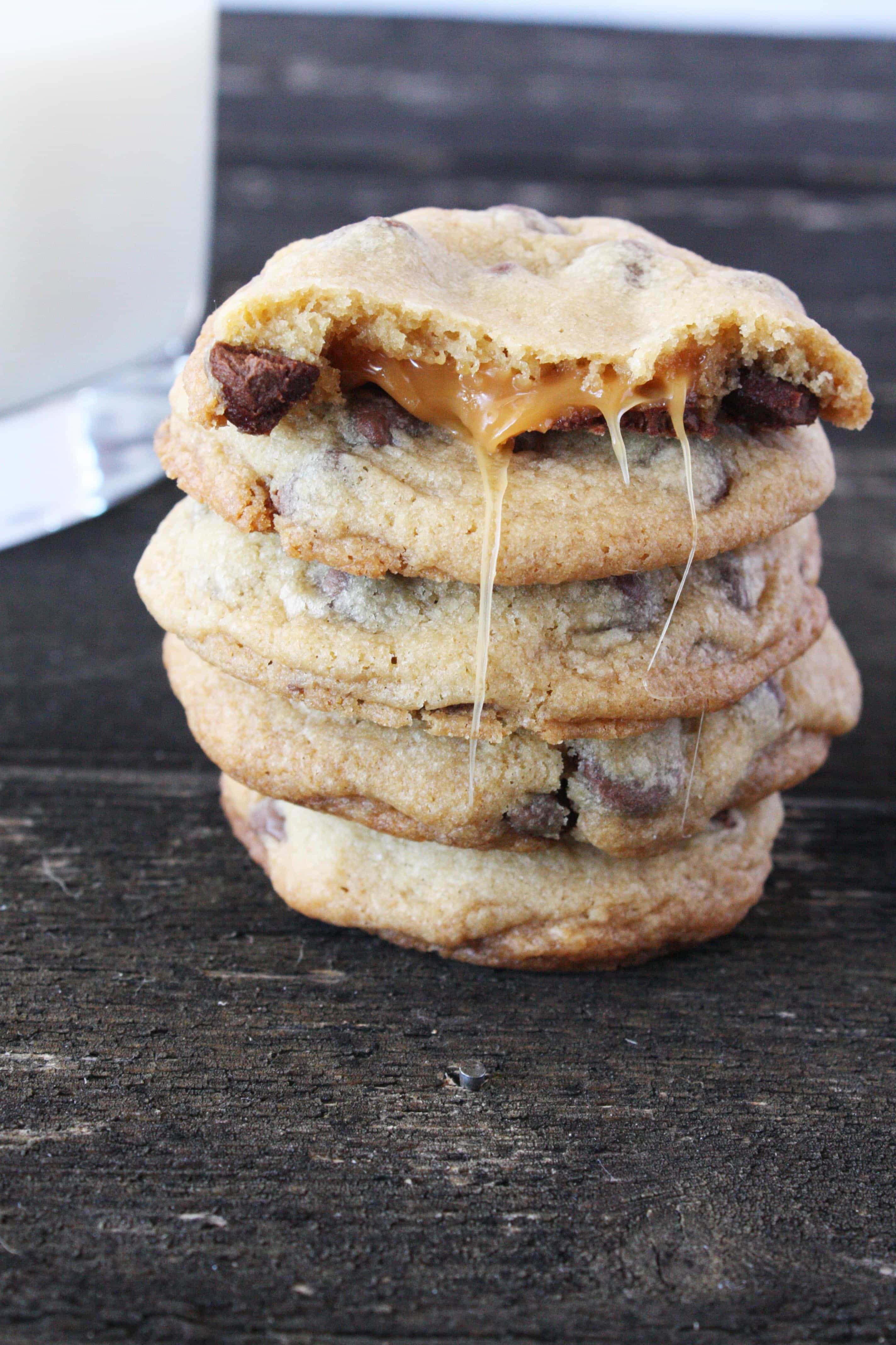 Caramel Chocolate Chip Cookies
 Chocolate Chip Caramel Stuffed Cookies – Cake n Knife