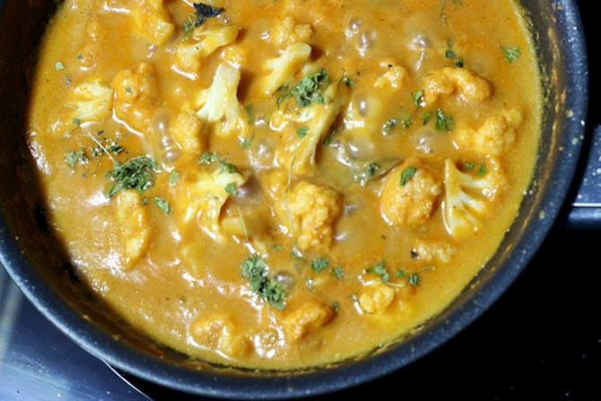 Cauliflower Curry Indian
 Gobi masala recipe