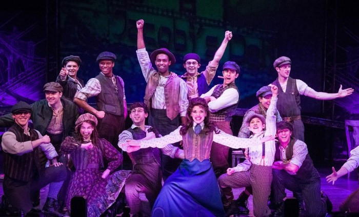 Chanhassen Dinner Theater Newsies
 Review Newsies at Chanhassen Dinner Theatres