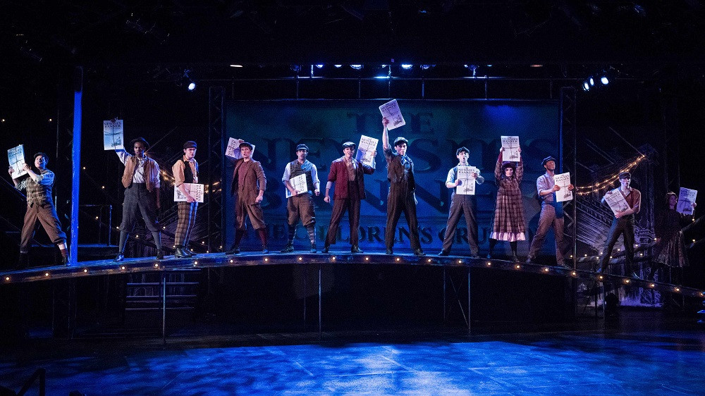 Chanhassen Dinner Theater Newsies
 Review Newsies at Chanhassen Dinner Theatres