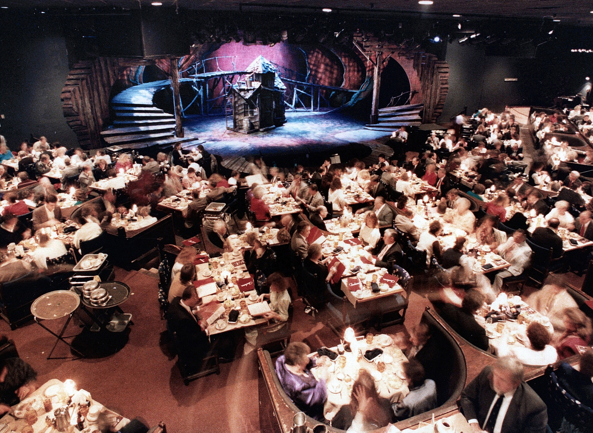 Chanhassen Dinner Theater
 Pioneering couple set the stage for Chanhassen Dinner