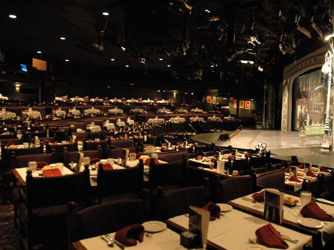 Chanhassen Dinner Theater
 Chanhassen Dinner Theatres Visit Twin Cities