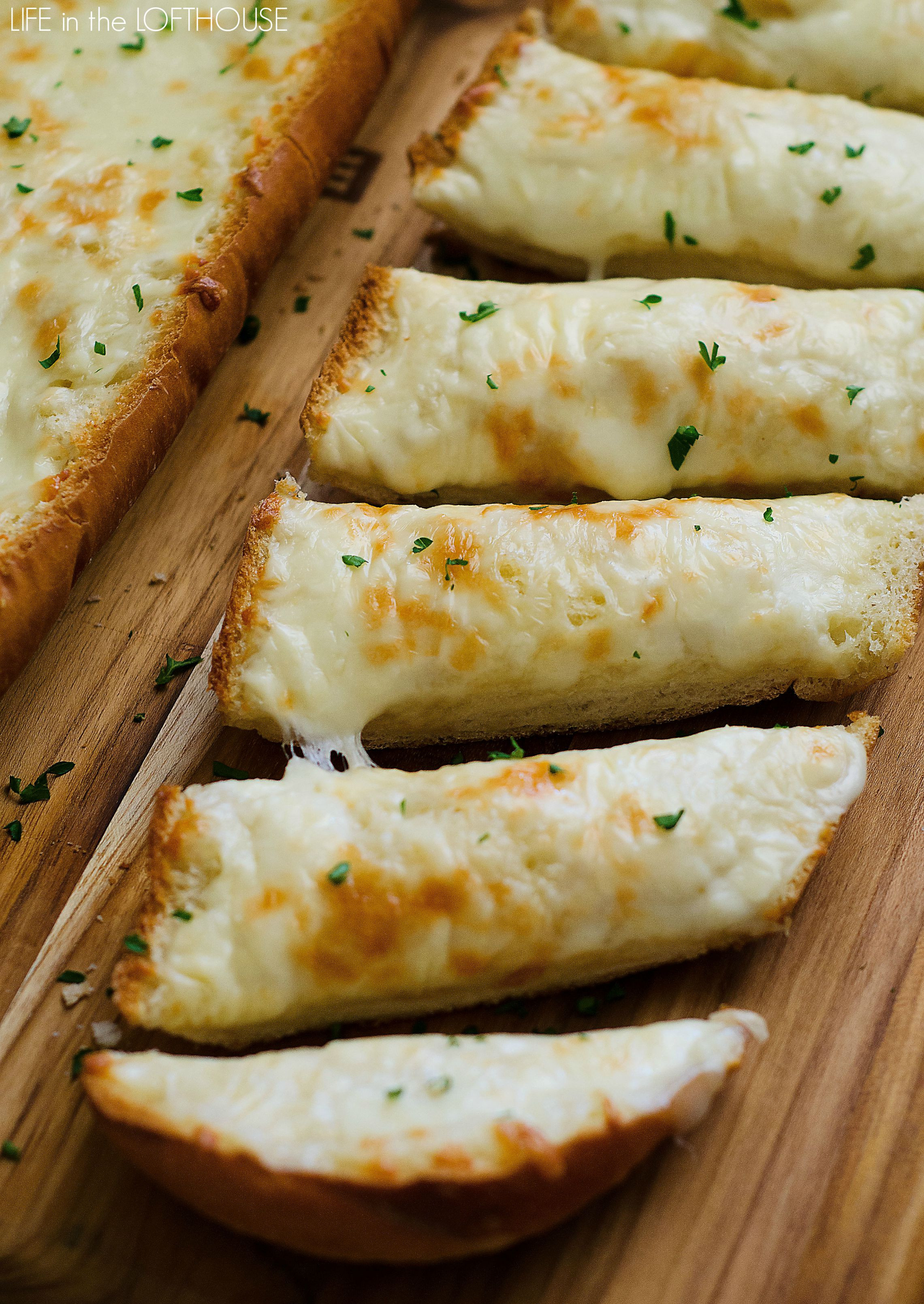 Cheesy Garlic Bread
 Cheesy Garlic Bread