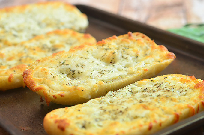 Cheesy Garlic Bread
 Cheesy Garlic Bread ion Rings & Things