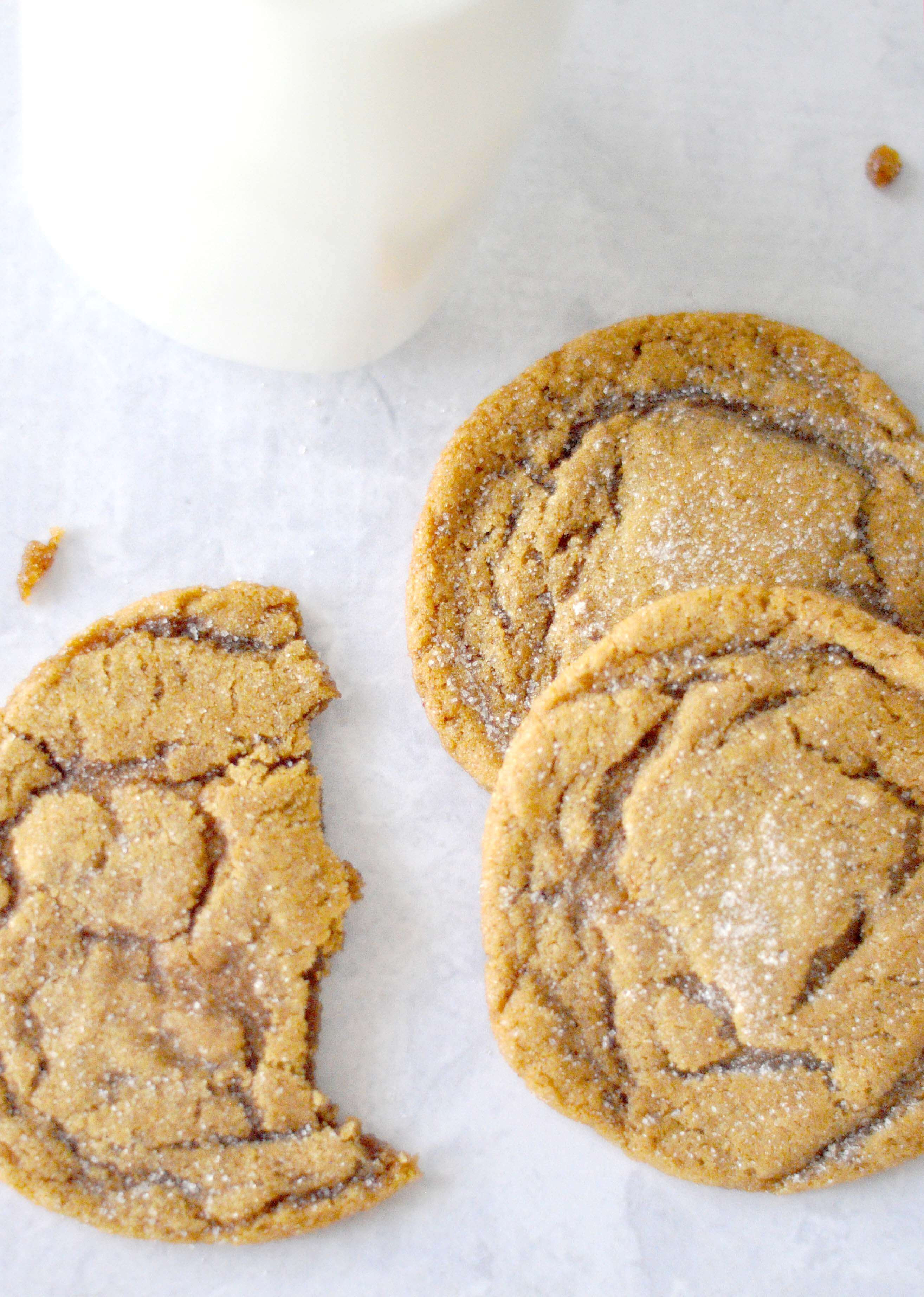 Chewy Molasses Cookies
 Soft & Chewy Molasses Cookies