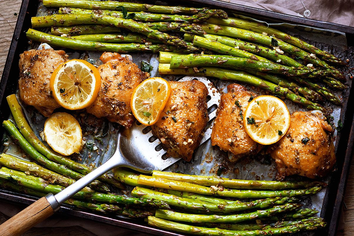 Chicken And Asparagus Recipe
 Garlic Butter Chicken Recipe and Asparagus — Eatwell101