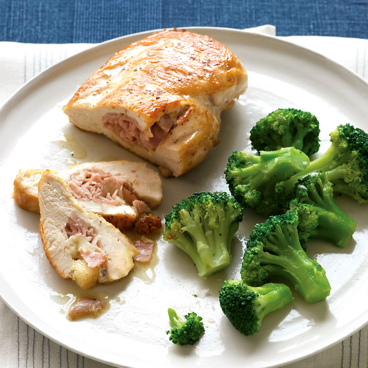 Chicken And Broccoli
 Chicken and Broccoli Recipes That Go Beyond Brown Sauce
