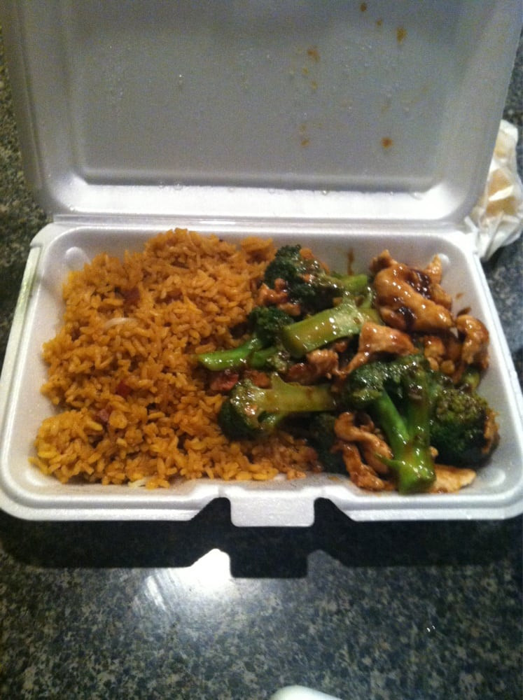 Chicken And Broccoli Sauce
 Chicken and broccoli in brown sauce with pork fried rice