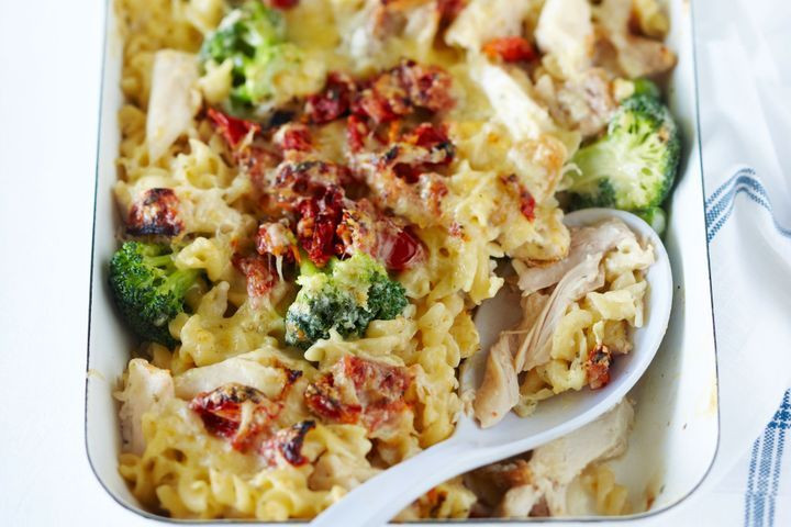 Chicken Broccoli Pasta Bake
 Chicken & broccoli pasta bake