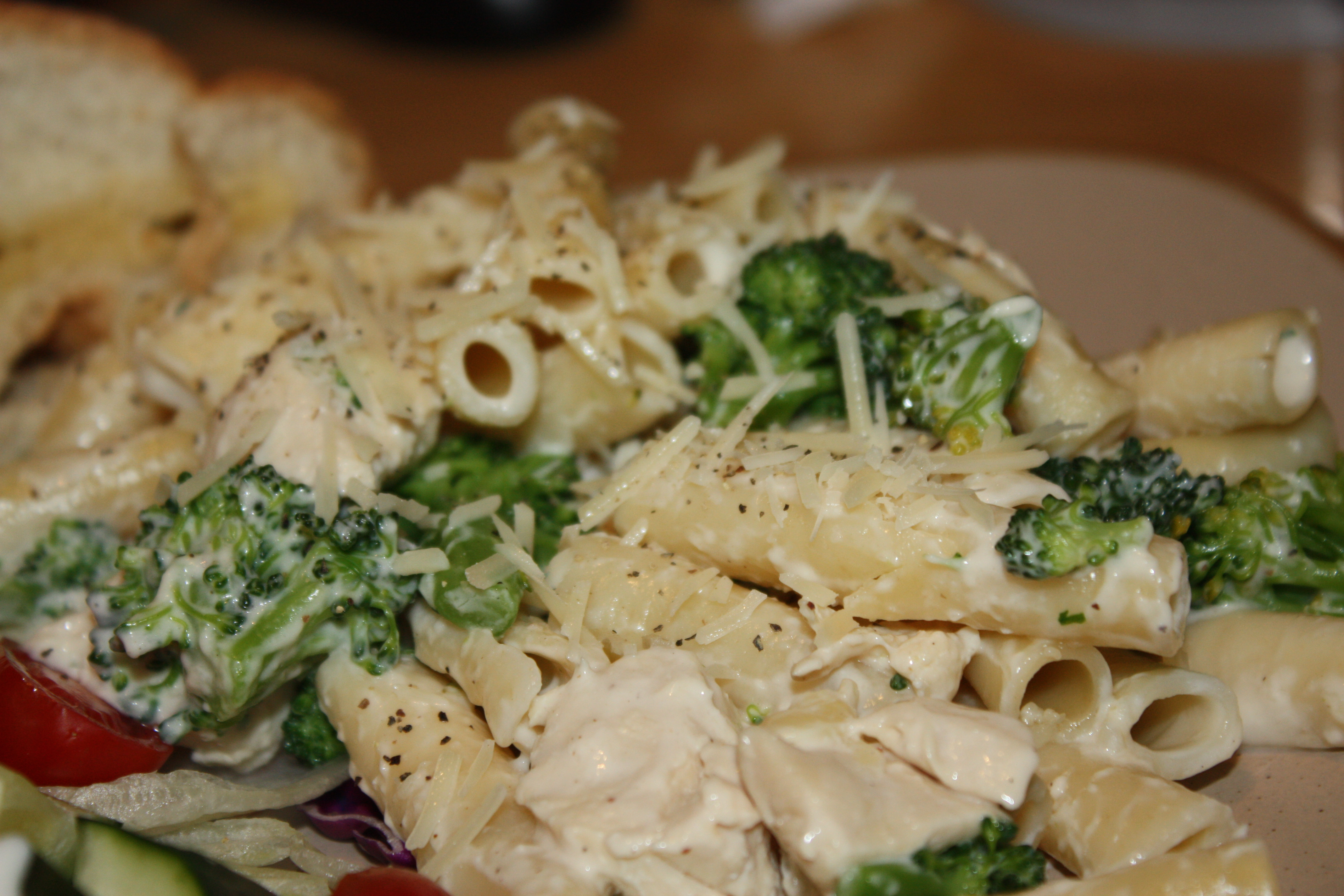 Chicken Broccoli Ziti
 ziti chicken and broccoli garlic sauce