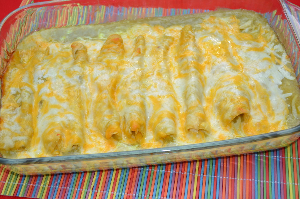 Chicken Enchiladas With Green Sauce
 Chicken & Cheese Enchiladas with Green Chili & Sour Cream