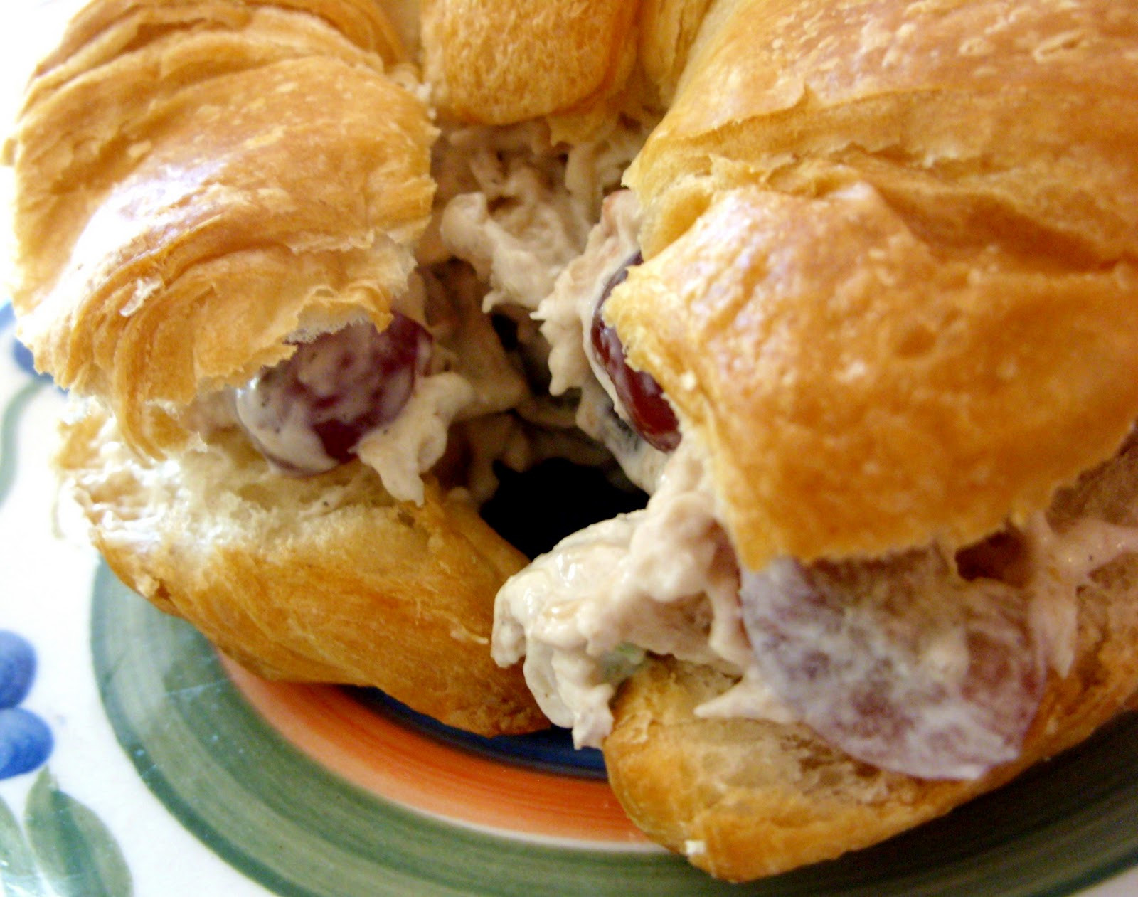 Chicken Salad Sandwich With Grapes
 RoCa and pany Chicken Salad with Sweet Red Grapes