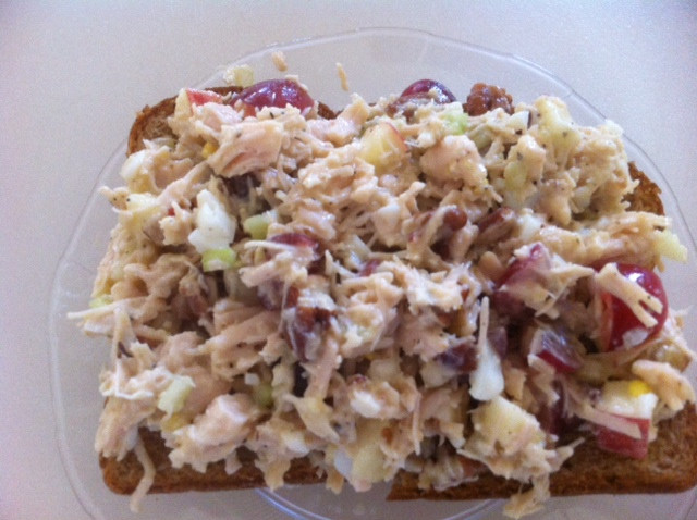 Chicken Salad With Grapes And Pecans
 Food Made Fabulous Chicken Salad with Grapes Apples and