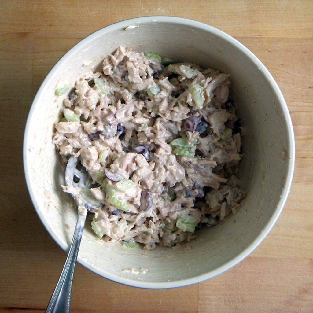 Chicken Salad With Grapes And Walnuts
 Awesome Chicken Salad with grapes and walnuts