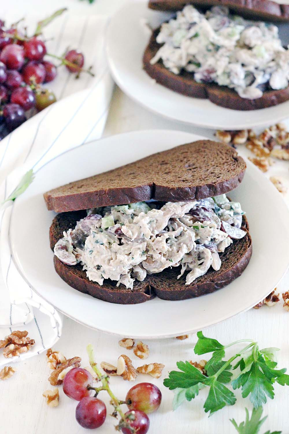 Chicken Salad With Grapes And Walnuts
 Awesome Chicken Salad with grapes and walnuts