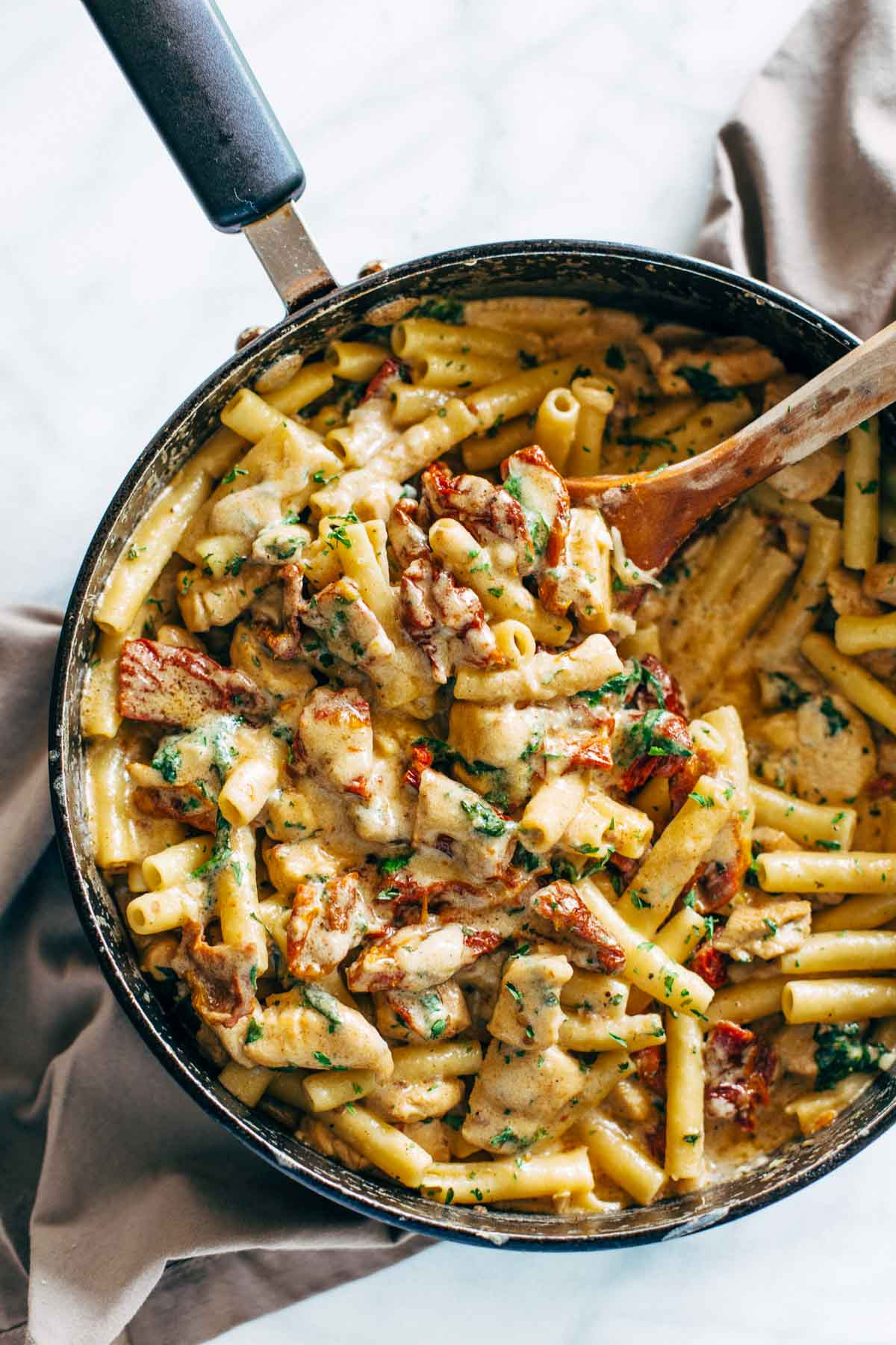 Chicken Tomato Pasta
 creamy chicken and semi dried tomato pasta