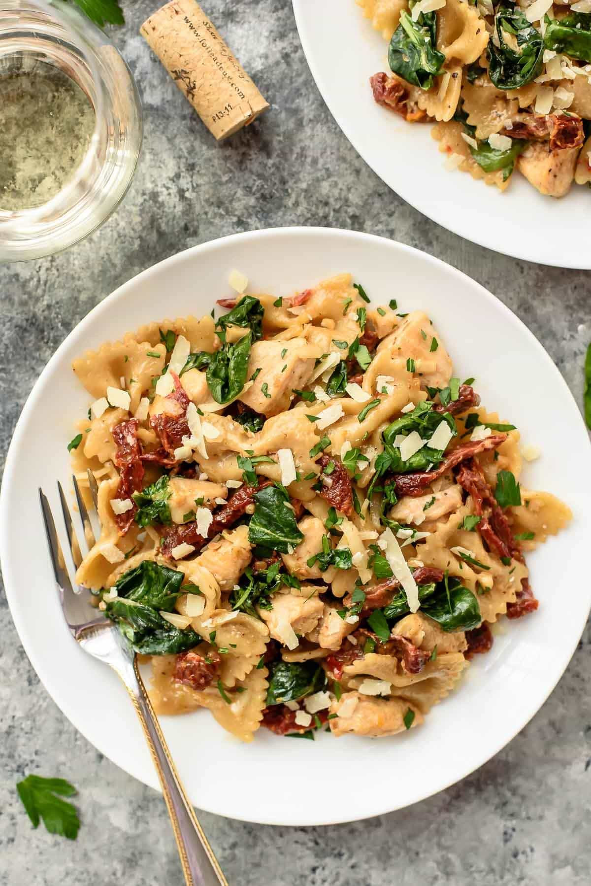 Chicken Tomato Pasta
 creamy chicken and semi dried tomato pasta